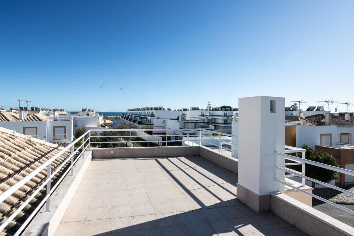 Image No.28-3 Bed Semi-Detached for sale