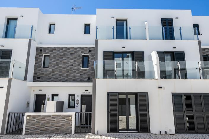 Image No.5-5 Bed Townhouse for sale