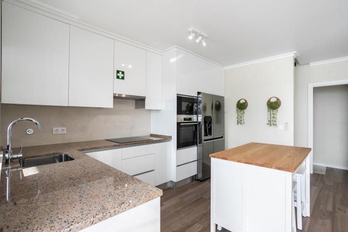 Image No.14-5 Bed Townhouse for sale