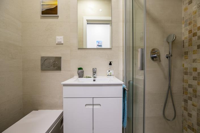 Image No.17-5 Bed Townhouse for sale