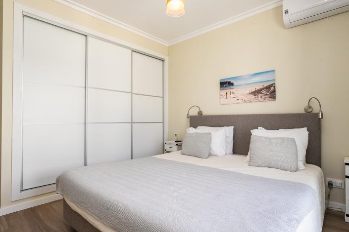 Image No.26-5 Bed Townhouse for sale