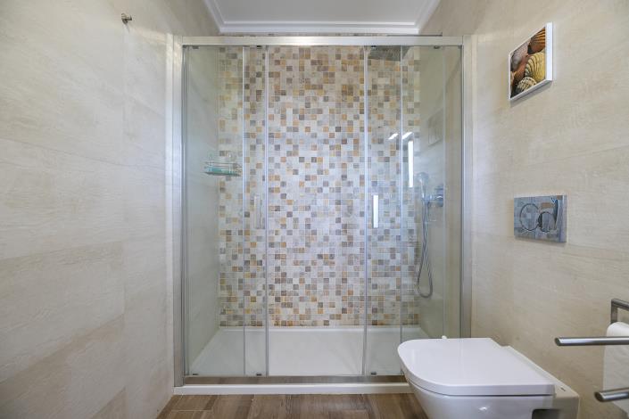 Image No.34-5 Bed Townhouse for sale