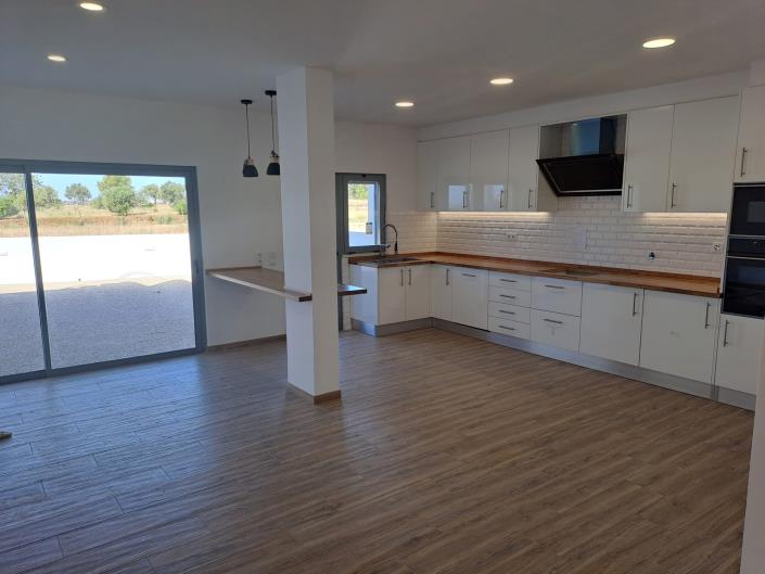 Image No.3-3 Bed Townhouse for sale