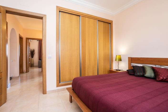 Image No.9-3 Bed House for sale