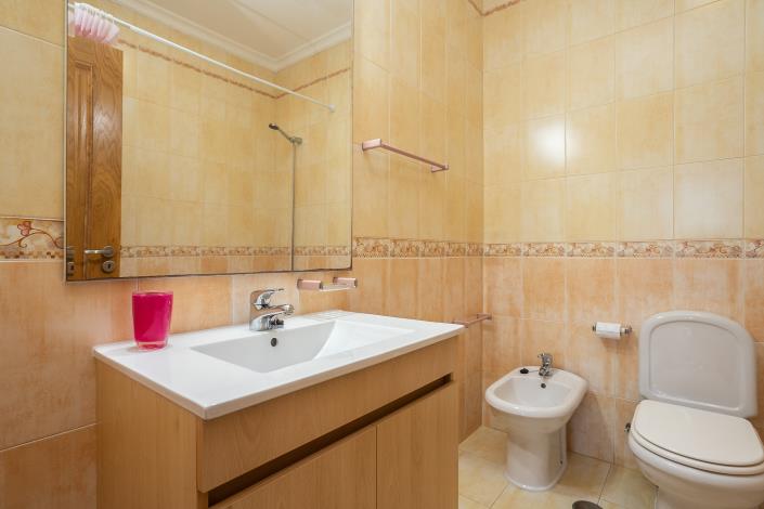 Image No.11-3 Bed House for sale