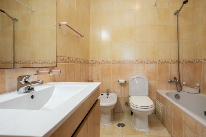 Image No.12-3 Bed House for sale