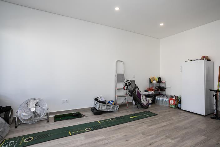 Image No.5-5 Bed Townhouse for sale