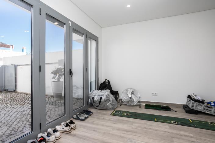 Image No.6-5 Bed Townhouse for sale