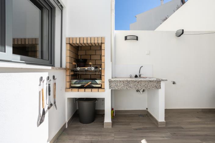 Image No.8-5 Bed Townhouse for sale