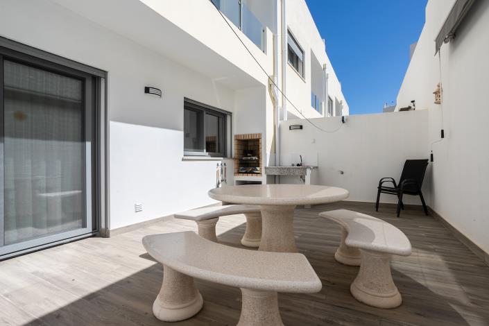 Image No.9-5 Bed Townhouse for sale