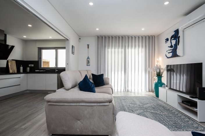 Image No.15-5 Bed Townhouse for sale