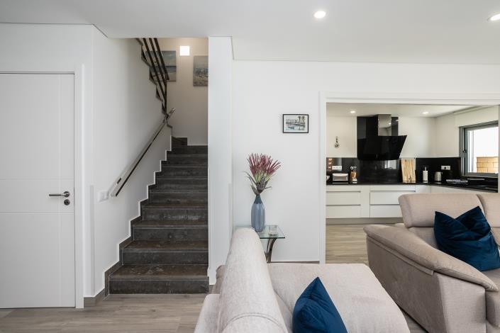 Image No.16-5 Bed Townhouse for sale