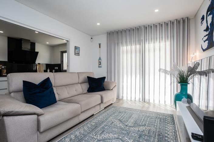 Image No.19-5 Bed Townhouse for sale