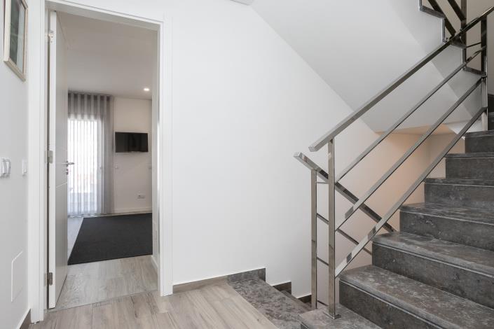 Image No.21-5 Bed Townhouse for sale