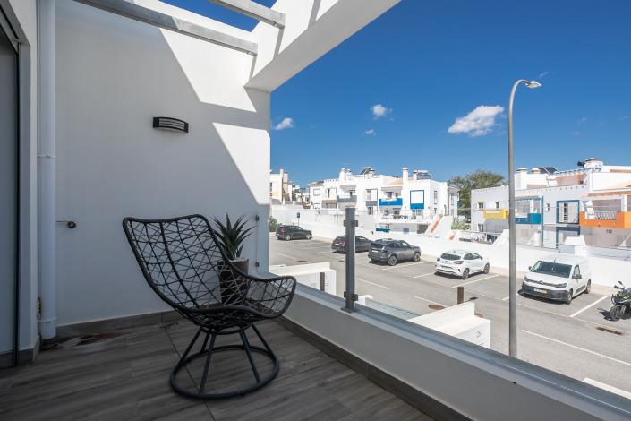 Image No.22-5 Bed Townhouse for sale