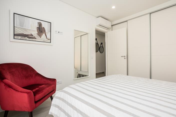 Image No.25-5 Bed Townhouse for sale