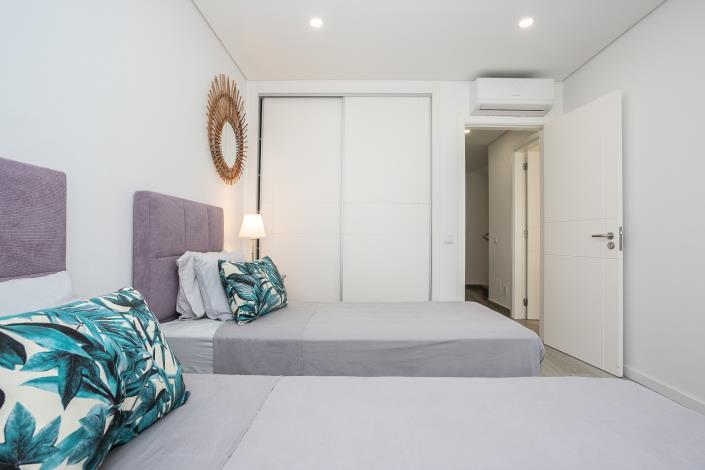 Image No.28-5 Bed Townhouse for sale