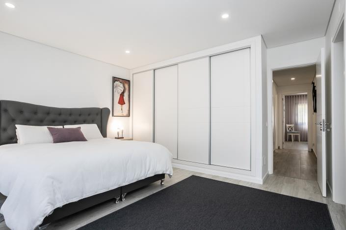 Image No.39-5 Bed Townhouse for sale