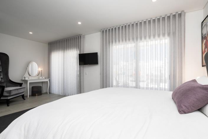 Image No.40-5 Bed Townhouse for sale