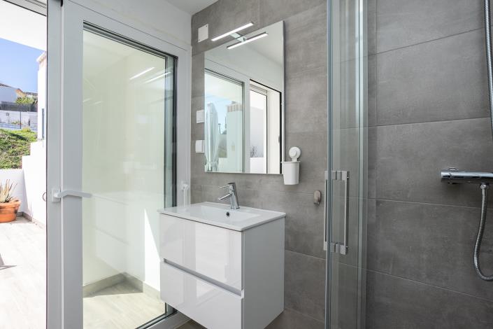 Image No.43-5 Bed Townhouse for sale