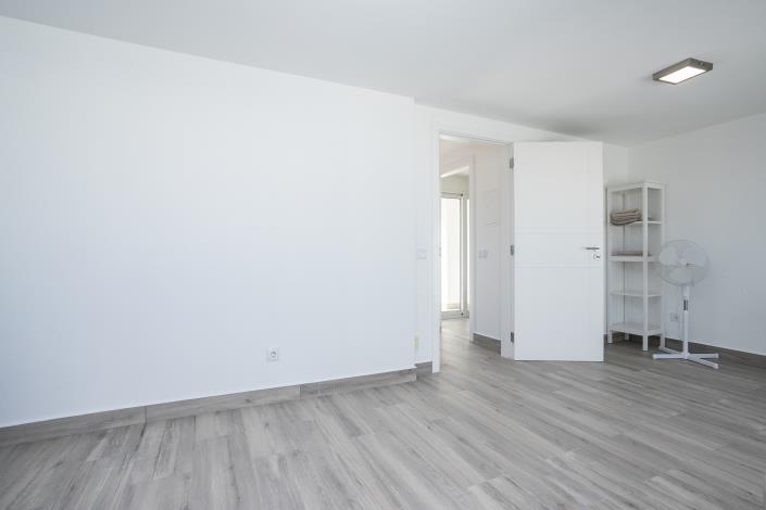 Image No.47-5 Bed Townhouse for sale