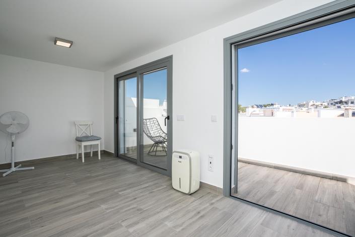 Image No.49-5 Bed Townhouse for sale