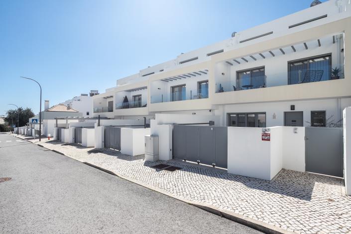 Image No.55-5 Bed Townhouse for sale