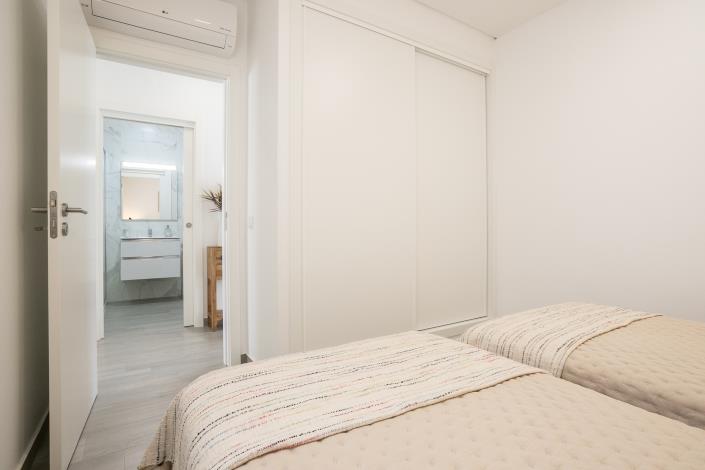 Image No.15-2 Bed Apartment for sale