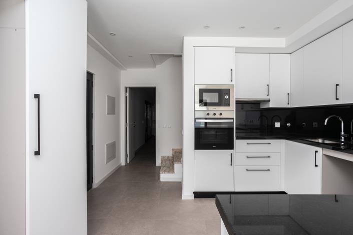 Image No.11-4 Bed Semi-Detached for sale