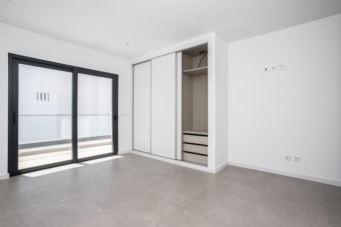 Image No.27-4 Bed Semi-Detached for sale