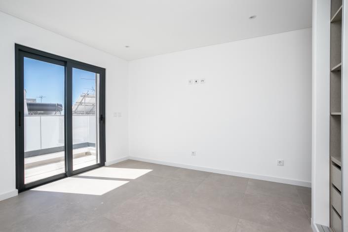 Image No.39-4 Bed Semi-Detached for sale