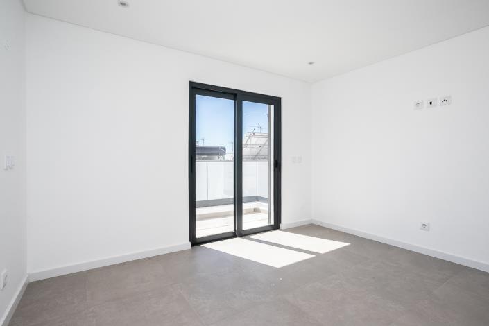 Image No.40-4 Bed Semi-Detached for sale