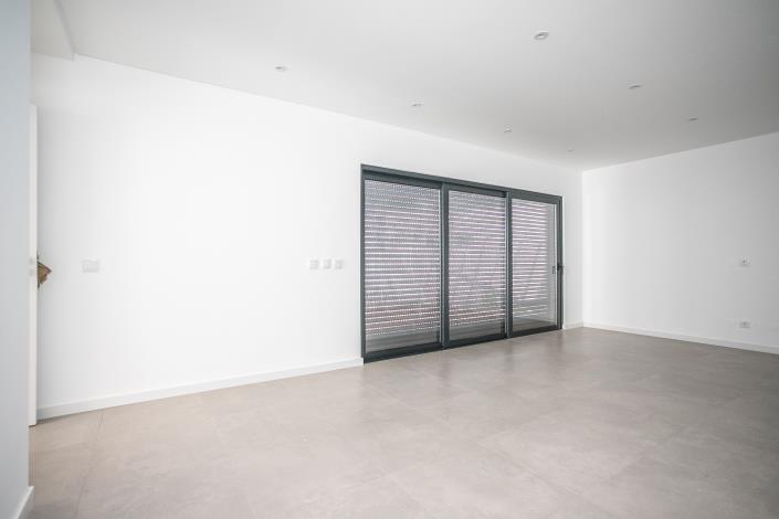 Image No.17-4 Bed Semi-Detached for sale