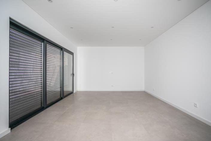 Image No.16-4 Bed Semi-Detached for sale