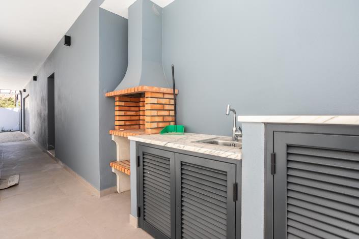 Image No.4-4 Bed Semi-Detached for sale