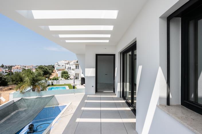 Image No.14-4 Bed Villa / Detached for sale