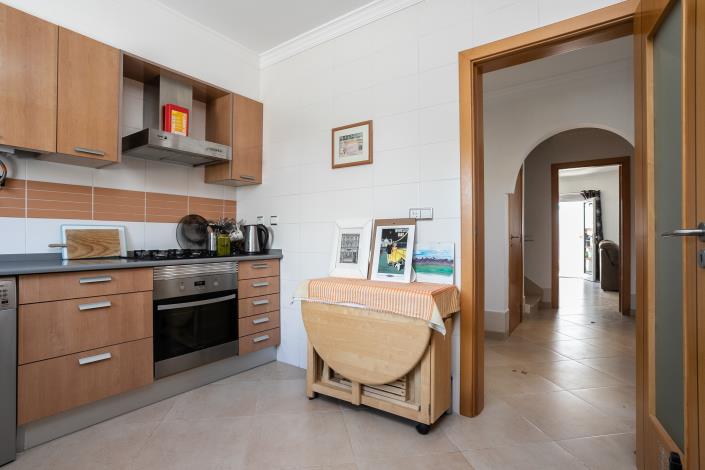 Image No.3-4 Bed Semi-Detached for sale