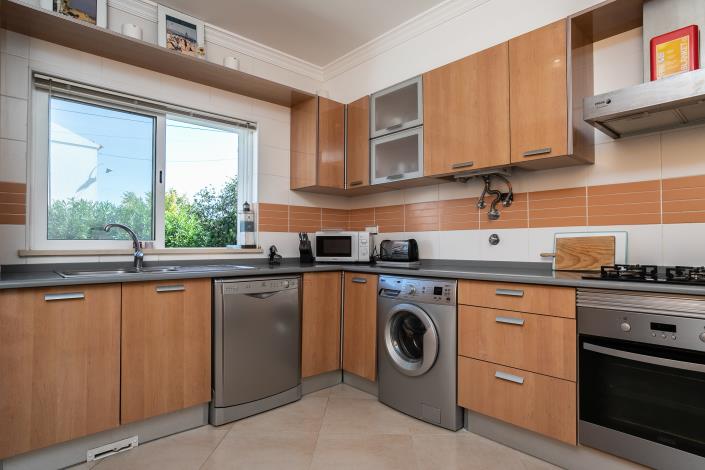 Image No.5-4 Bed Semi-Detached for sale