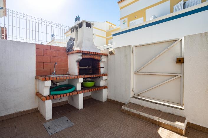 Image No.10-4 Bed Semi-Detached for sale