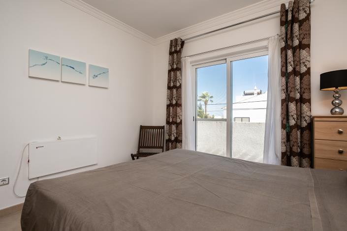 Image No.16-4 Bed Semi-Detached for sale