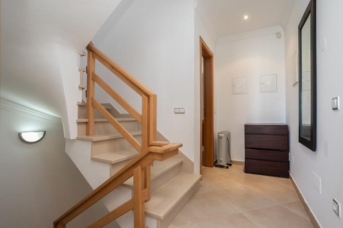 Image No.19-4 Bed Semi-Detached for sale