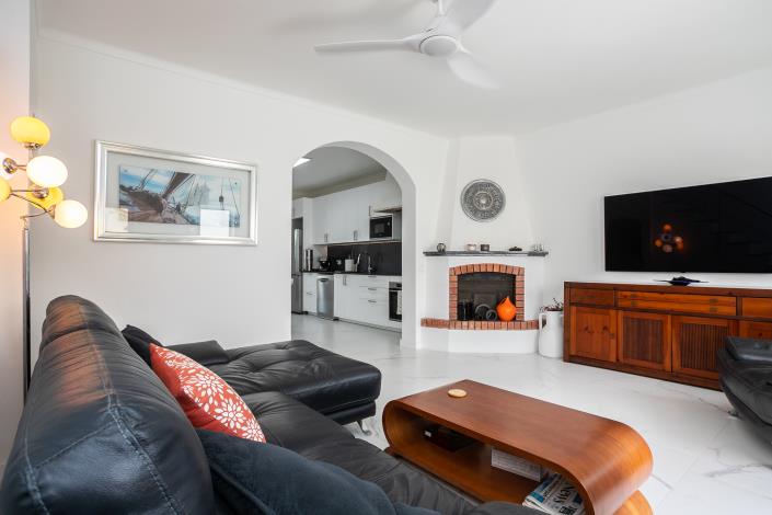 Image No.9-3 Bed Semi-Detached for sale
