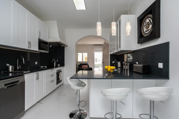 Image No.19-3 Bed Semi-Detached for sale