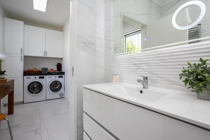 Image No.24-3 Bed Semi-Detached for sale