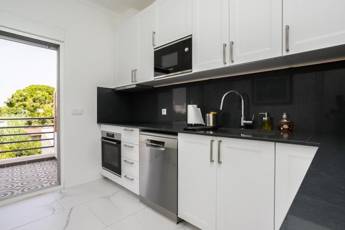 Image No.32-3 Bed Semi-Detached for sale