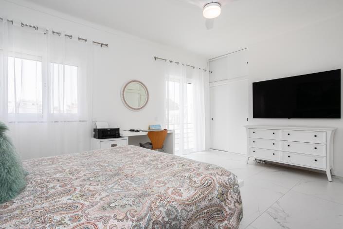 Image No.40-3 Bed Semi-Detached for sale