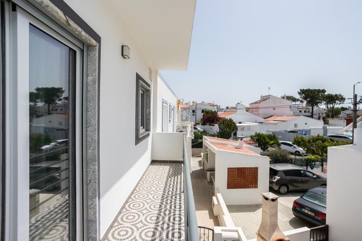 Image No.42-3 Bed Semi-Detached for sale