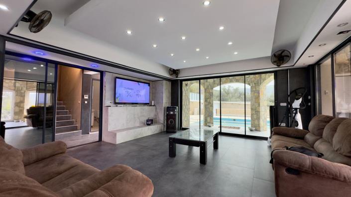 Image No.14-5 Bed Villa / Detached for sale