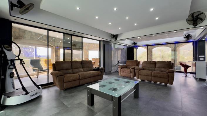 Image No.18-5 Bed Villa / Detached for sale