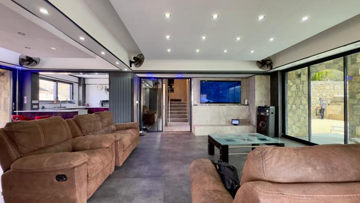 Image No.23-5 Bed Villa / Detached for sale